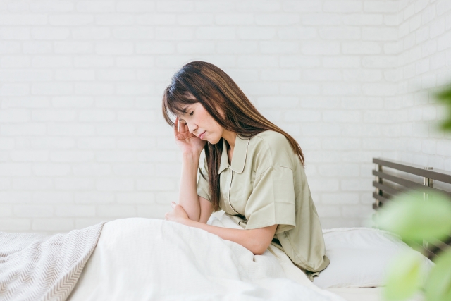 寝苦しさが原因で、朝もすっきり起きられなくなってしまいます…