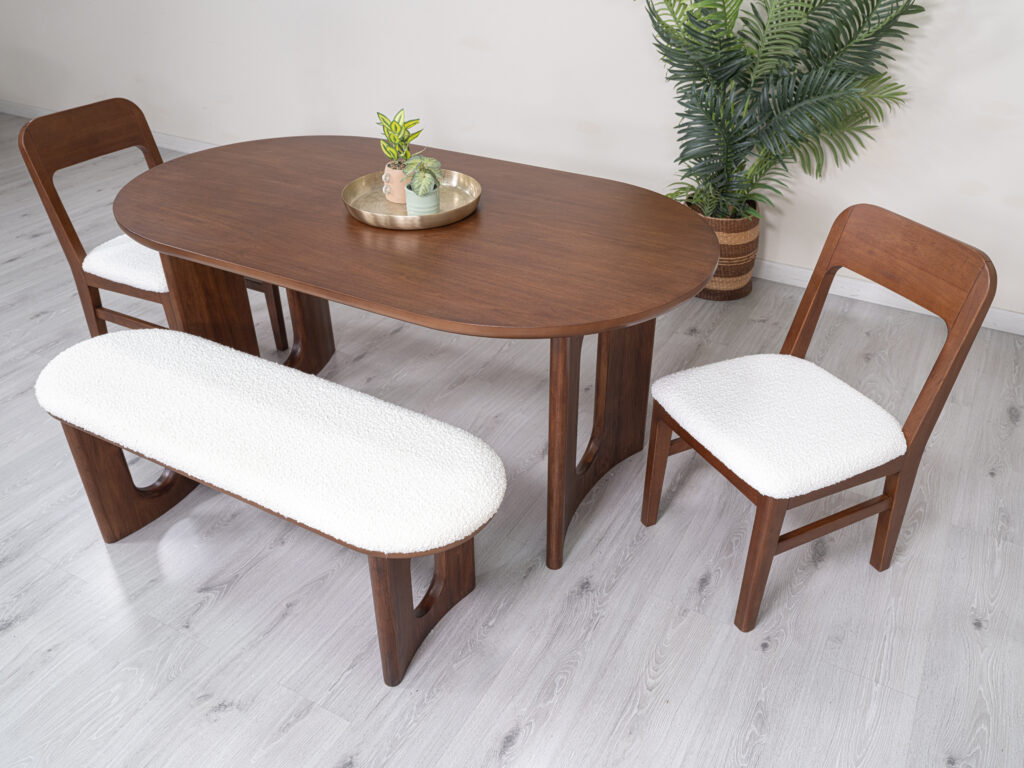 ポプラをふんだんに使ったチェア