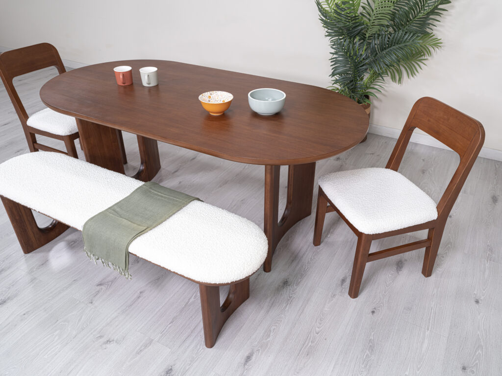 幅のある太い脚がおしゃれです