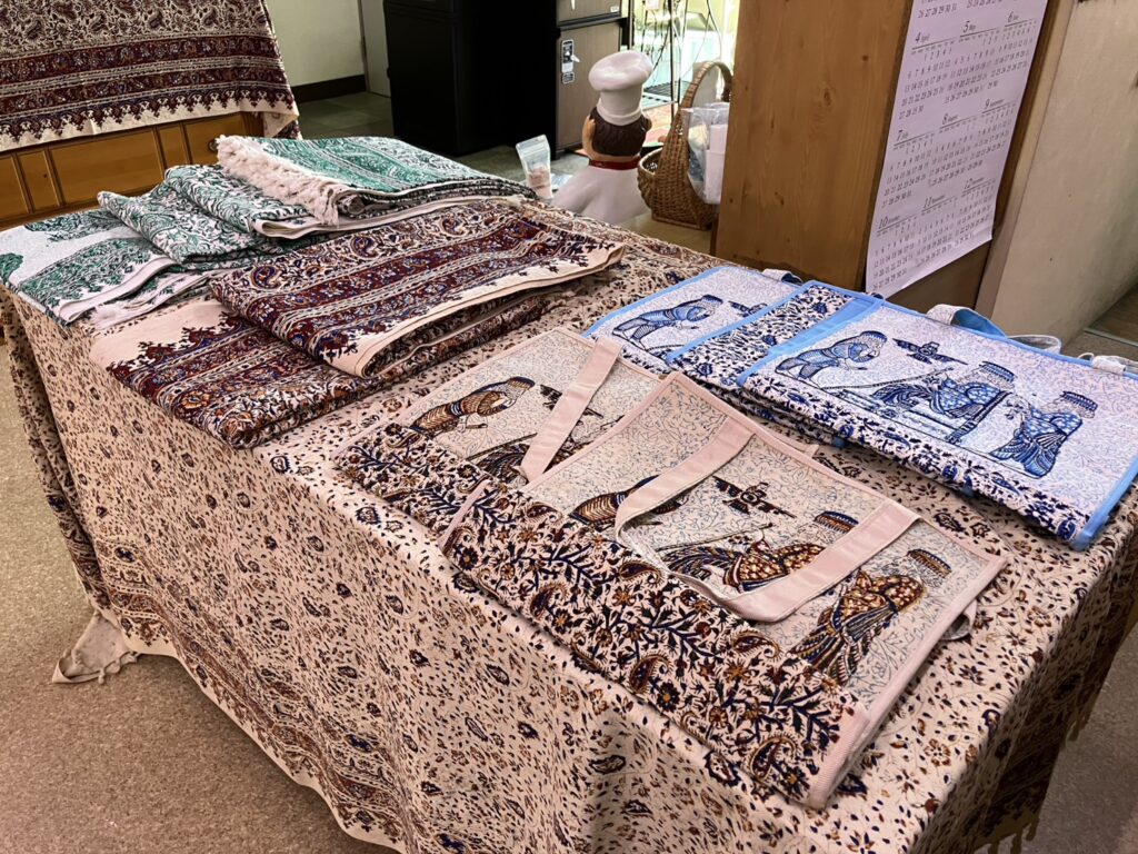 ご来場プレゼントの更紗・更紗バッグ